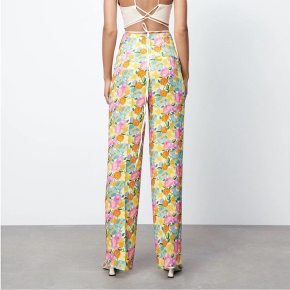 NWOT Zara Satin Effect High Waist Floral Pants
Size XS - Picture 3 of 13